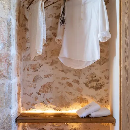 Delta-rho Βίλα Kalámion