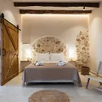 Villa Delta-rho