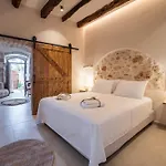 Villa Delta-rho *