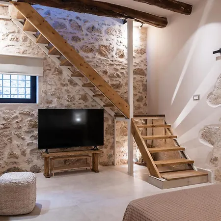 Delta-rho Villa