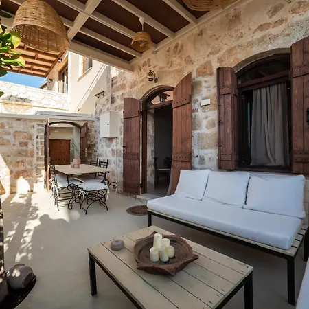 ヴィラ Delta-rho *